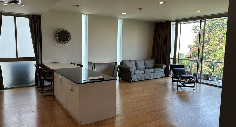 For rent 2 bedrooms condo in Khlong Toei, Bangkok
