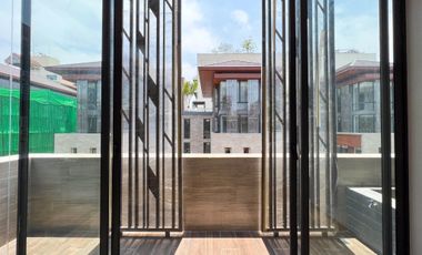 Villa en venta de 4 habitaciones en Yan Nawa, Bangkok