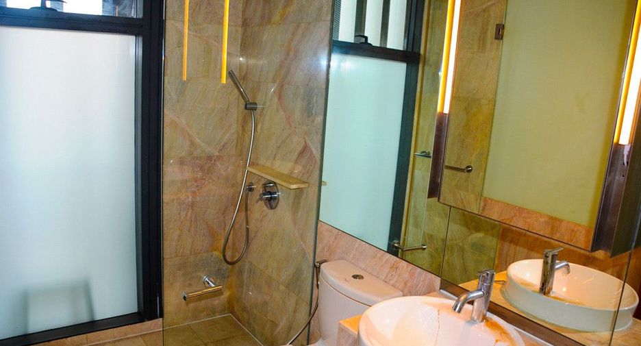 For sale 3 bedrooms condo in Sathon, Bangkok