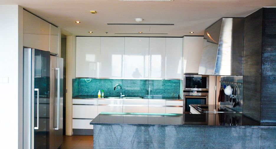 For sale 3 bedrooms condo in Sathon, Bangkok