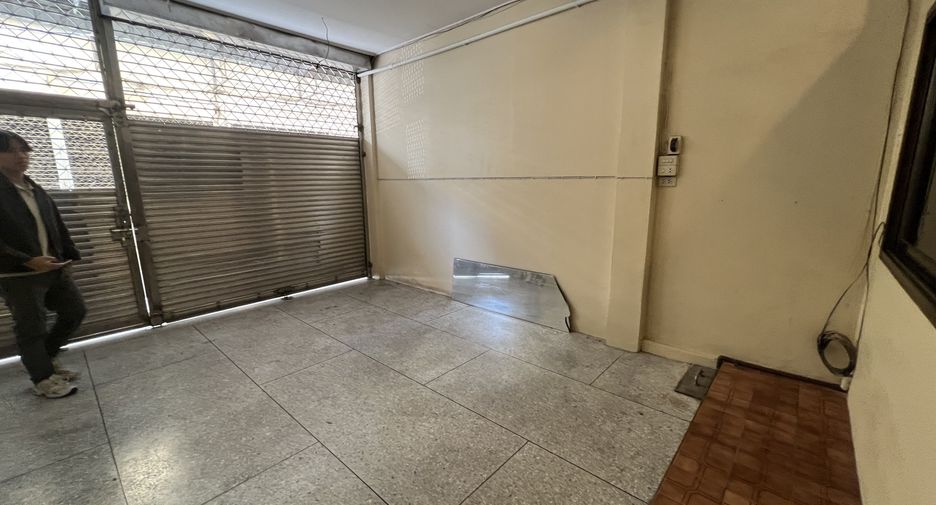 Haus zur Miete mit 4 Zimmer in Samphanthawong, Bangkok