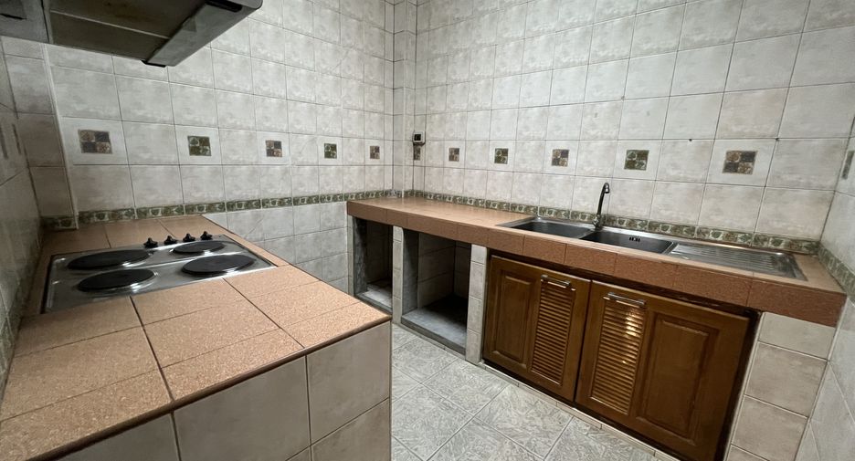 Haus zur Miete mit 4 Zimmer in Samphanthawong, Bangkok