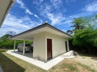 Casa en venta de 2 habitaciones en Si Racha, Chonburi