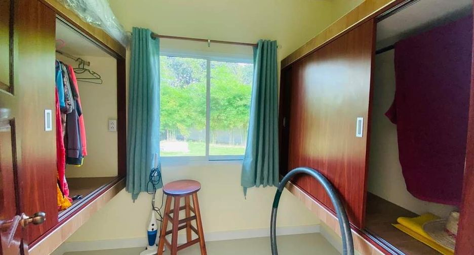 Casa en venta de 2 habitaciones en Si Racha, Chonburi