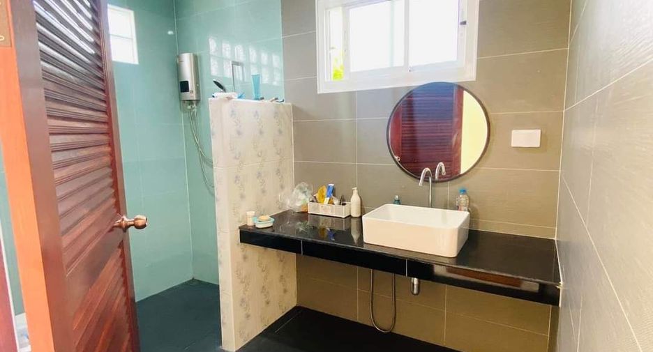 Casa en venta de 2 habitaciones en Si Racha, Chonburi