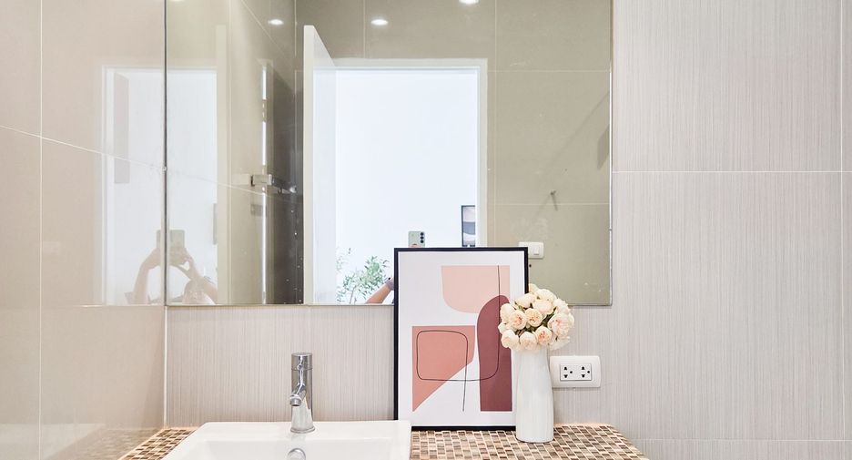 For sale 1 bed condo in Bang Kapi, Bangkok