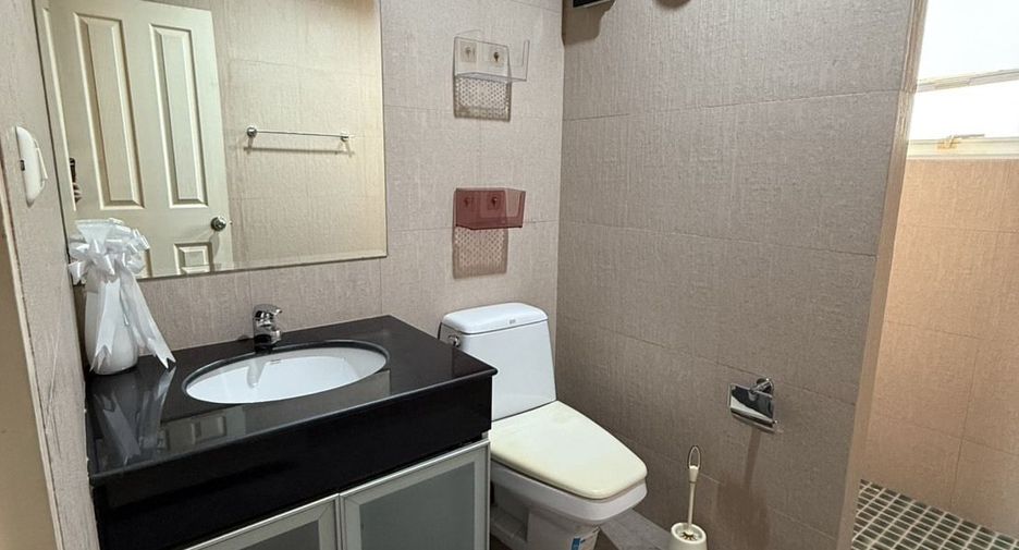 For sale そして for rent 4 ベッドルーム house in Don Mueang, Bangkok
