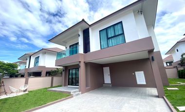 Villa zum Kauf mit 4 Zimmer in Bang Lamung, Chonburi