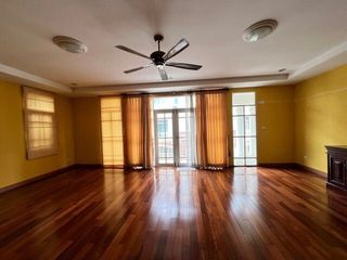 出售 6 卧室 独立屋 在 Watthana, 曼谷