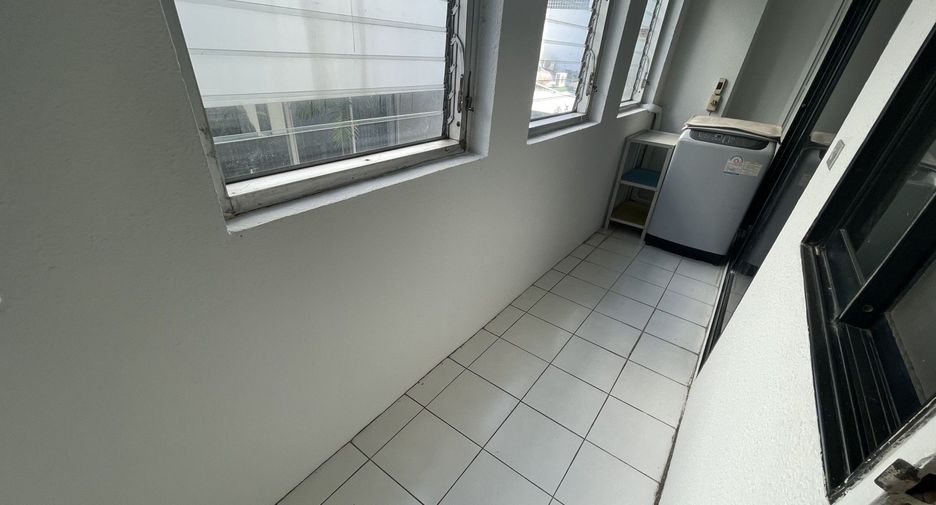 Reihenhaus zur Miete mit 3 Zimmer in Watthana, Bangkok