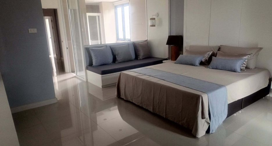 For rent 3 bedrooms townhouse in Bang Lamung, Chonburi