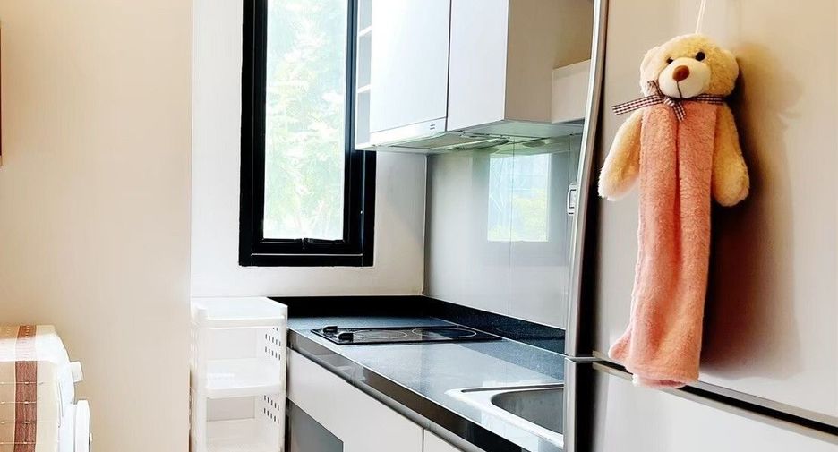 For sale 1 bed condo in Khlong Toei, Bangkok