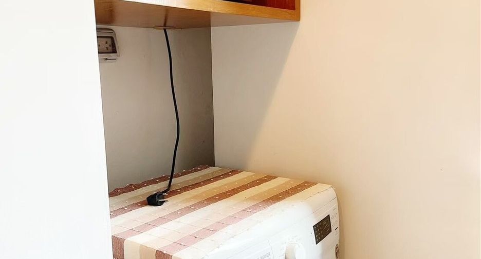 For sale 1 bed condo in Khlong Toei, Bangkok