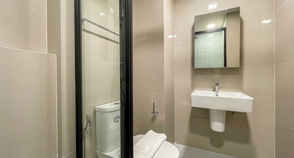 For rent studio condo in Khlong San, Bangkok