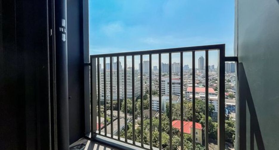 For rent studio condo in Khlong San, Bangkok