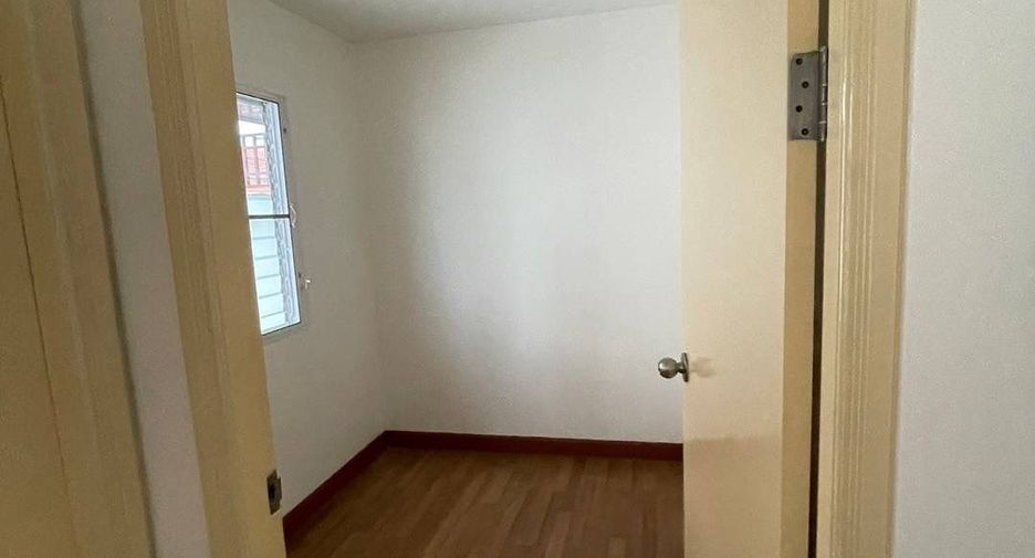 For sale and for rent 12 bedrooms townhouse in Yan Nawa, Bangkok
