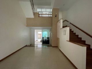 For sale and for rent 12 bedrooms townhouse in Yan Nawa, Bangkok