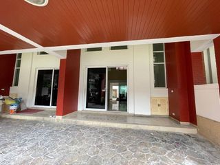 For sale and for rent 12 bedrooms townhouse in Yan Nawa, Bangkok