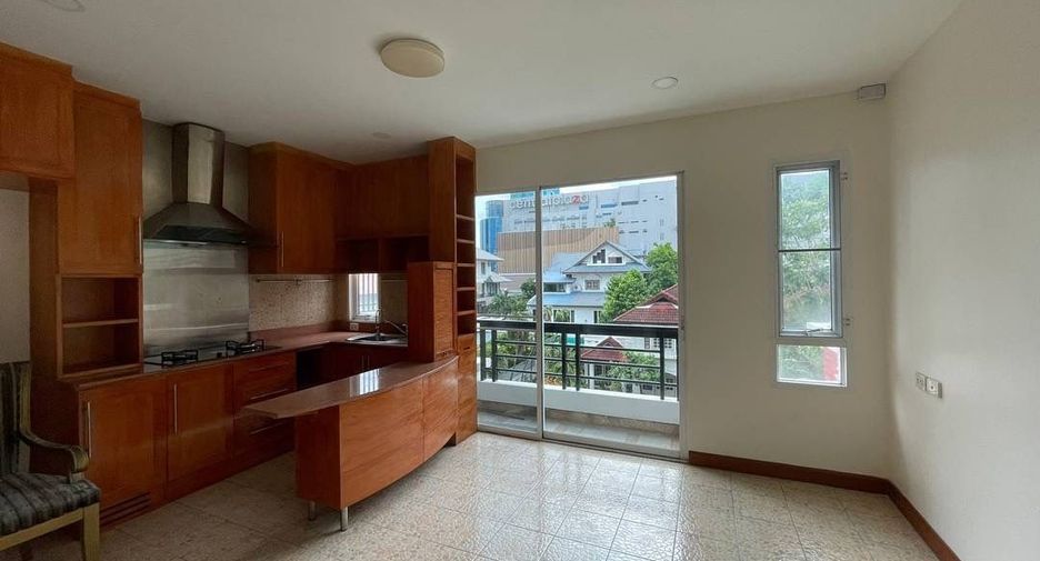 For sale and for rent 12 bedrooms townhouse in Yan Nawa, Bangkok