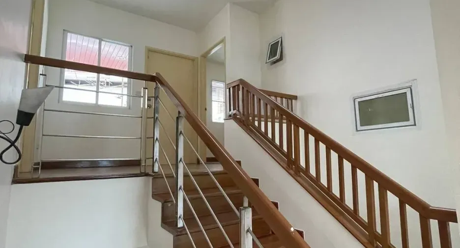 For sale and for rent 12 bedrooms townhouse in Yan Nawa, Bangkok