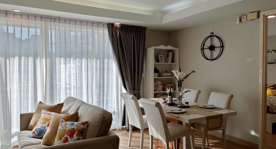For rent 2 bedrooms condo in Pathum Wan, Bangkok