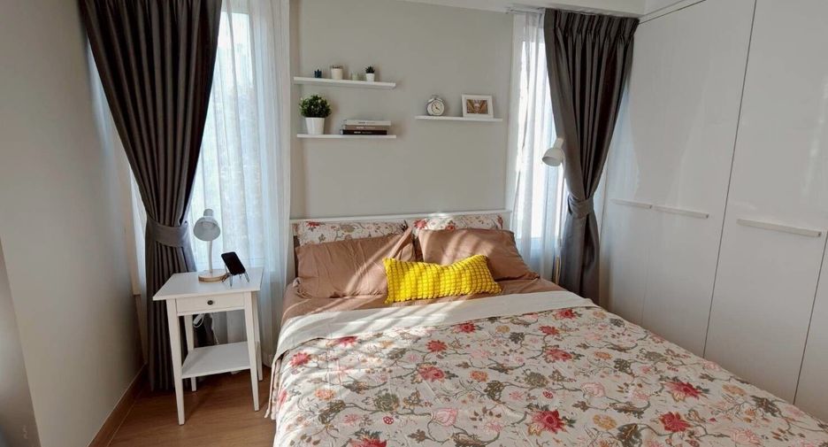 For rent 2 bedrooms condo in Pathum Wan, Bangkok