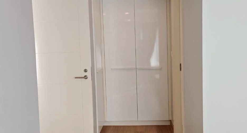 For rent 2 bedrooms condo in Pathum Wan, Bangkok