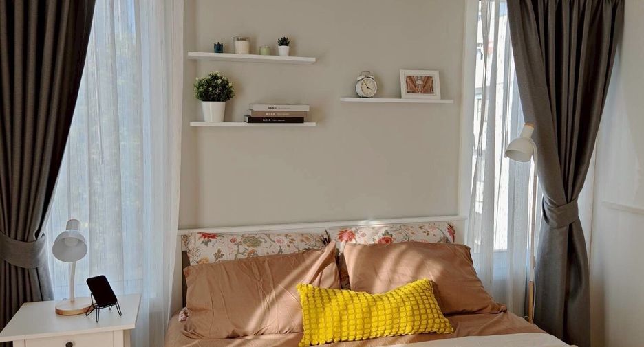 For rent 2 bedrooms condo in Pathum Wan, Bangkok