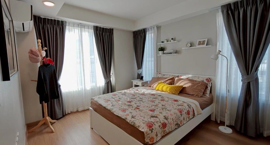 For rent 2 bedrooms condo in Pathum Wan, Bangkok