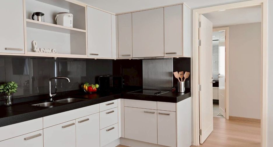For rent 2 bedrooms condo in Pathum Wan, Bangkok