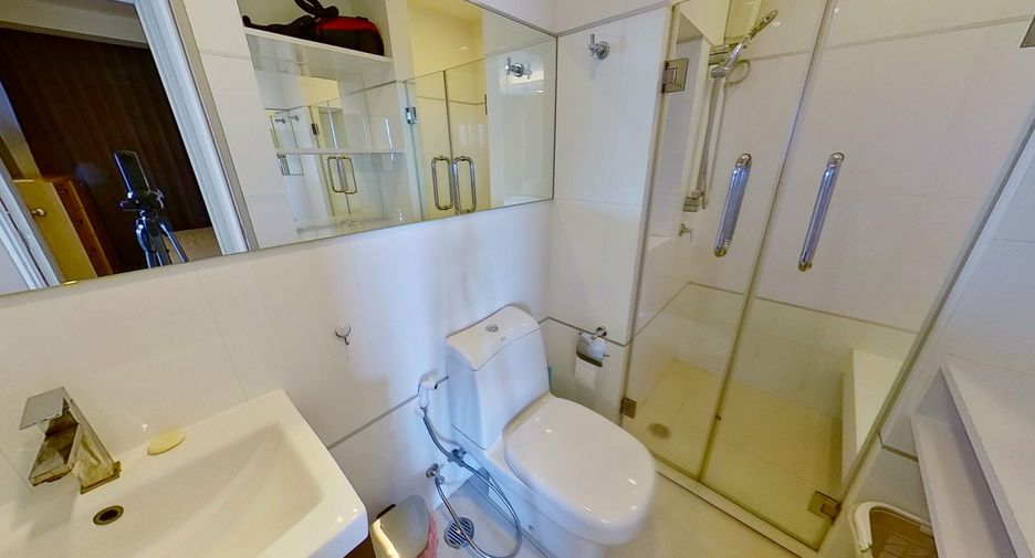 For rent 1 bed condo in Watthana, Bangkok