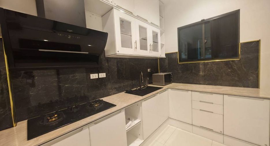 For rent 3 bedrooms house in Bang Phli, Samut Prakan