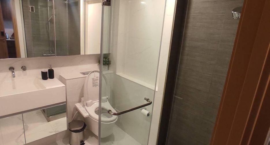 For rent 2 bedrooms condo in Watthana, Bangkok
