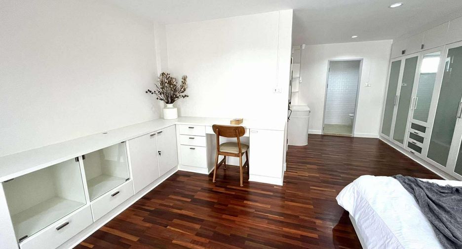 Reihenhaus zur Miete mit 3 Zimmer in Suan Luang, Bangkok