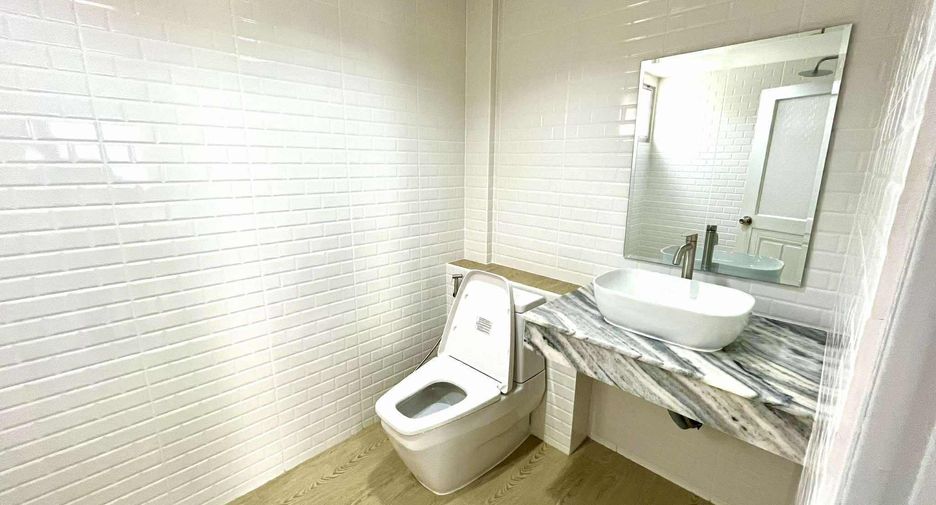 Reihenhaus zur Miete mit 3 Zimmer in Suan Luang, Bangkok