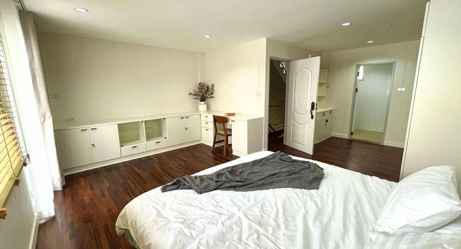 Reihenhaus zur Miete mit 3 Zimmer in Suan Luang, Bangkok