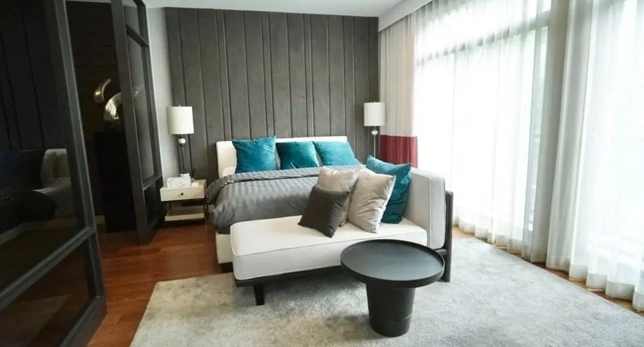 Casa en venta y en alquiler de 3 habitaciones en Phra Khanong, Bangkok