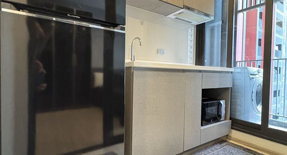 For rent studio condo in Huai Khwang, Bangkok