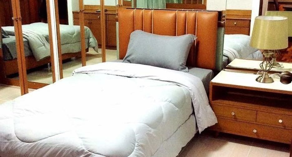 For rent 2 bedrooms apartment in Watthana, Bangkok