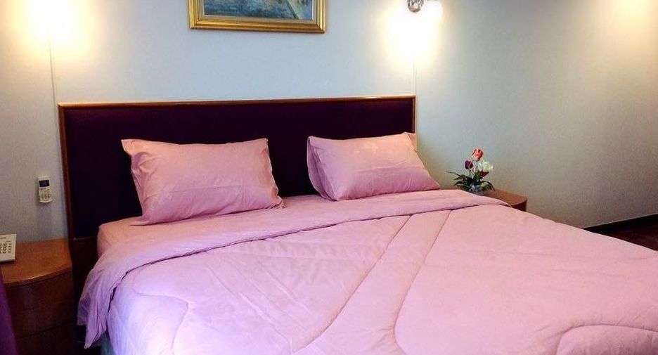 For rent 2 bedrooms apartment in Watthana, Bangkok