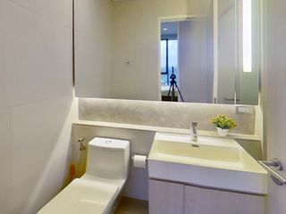 Condo en alquiler de 2 habitaciones en Khlong Toei, Bangkok