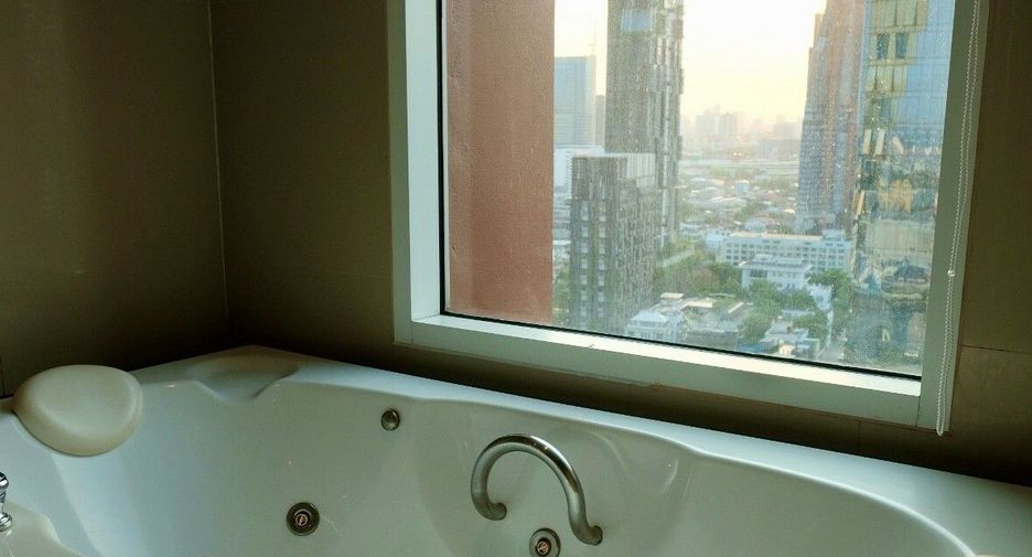Wohnung zur Miete mit 3 Zimmer in Khlong Toei, Bangkok