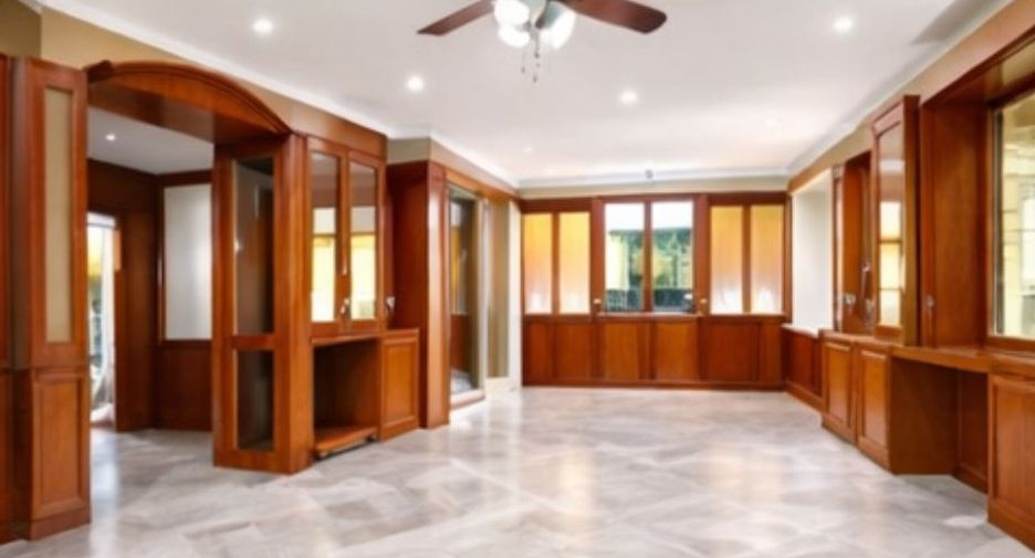 For rent 4 bedrooms house in Bang Kapi, Bangkok