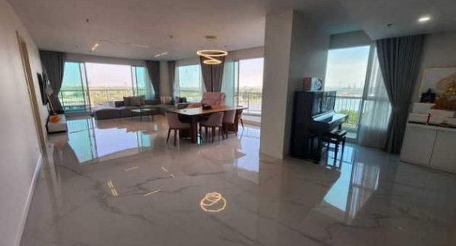 For rent 3 bedrooms condo in Yan Nawa, Bangkok