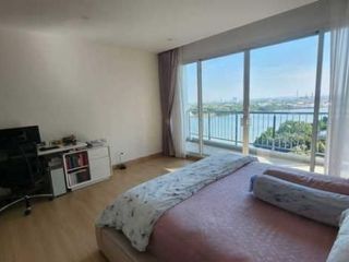 For rent 3 bedrooms condo in Yan Nawa, Bangkok
