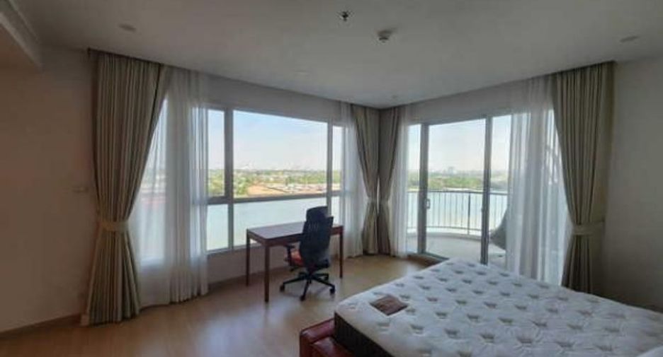 For rent 3 bedrooms condo in Yan Nawa, Bangkok