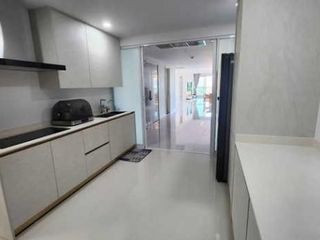 For rent 3 bedrooms condo in Yan Nawa, Bangkok