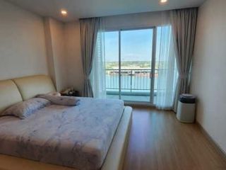 For rent 3 bedrooms condo in Yan Nawa, Bangkok