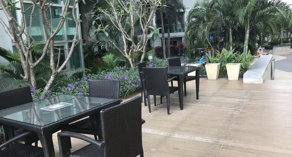 For sale and for rent 3 bedrooms condo in Huai Khwang, Bangkok