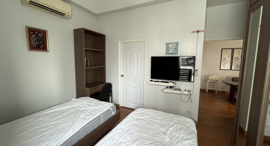 For rent 2 bedrooms condo in Ratchathewi, Bangkok